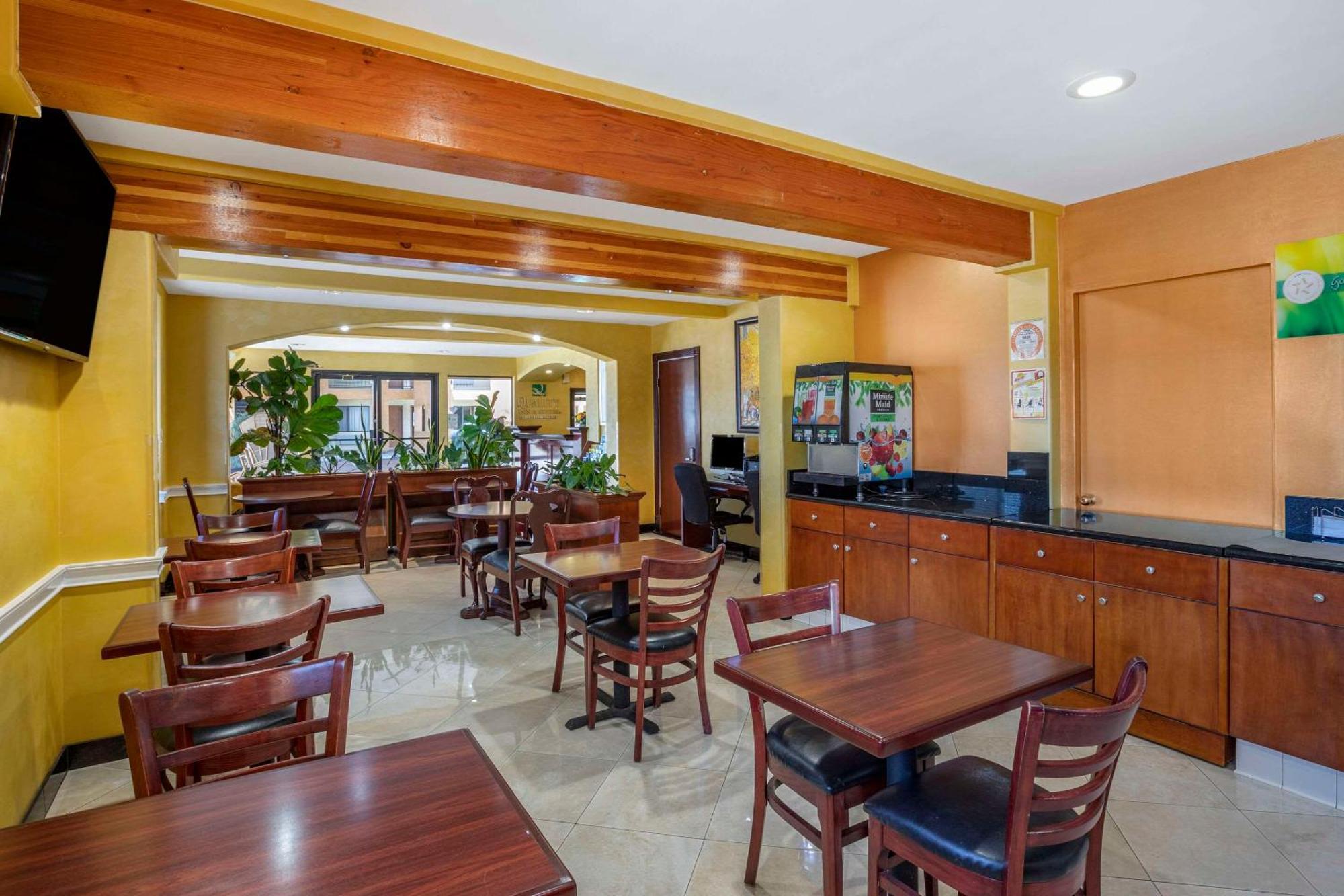 Quality Inn & Suites Westminster Seal Beach Eksteriør billede