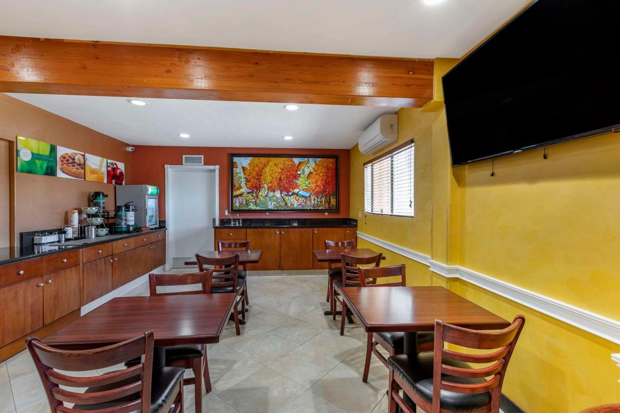 Quality Inn & Suites Westminster Seal Beach Eksteriør billede