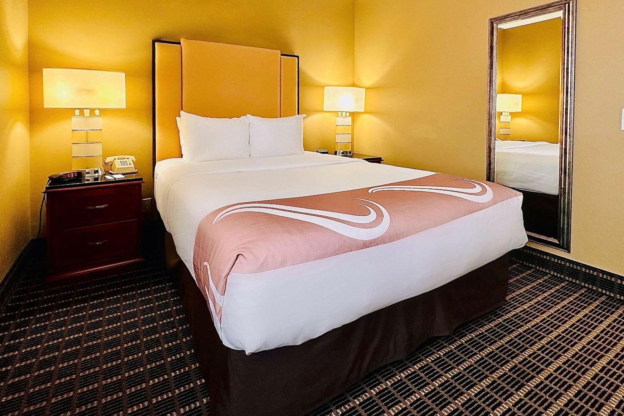 Quality Inn & Suites Westminster Seal Beach Eksteriør billede