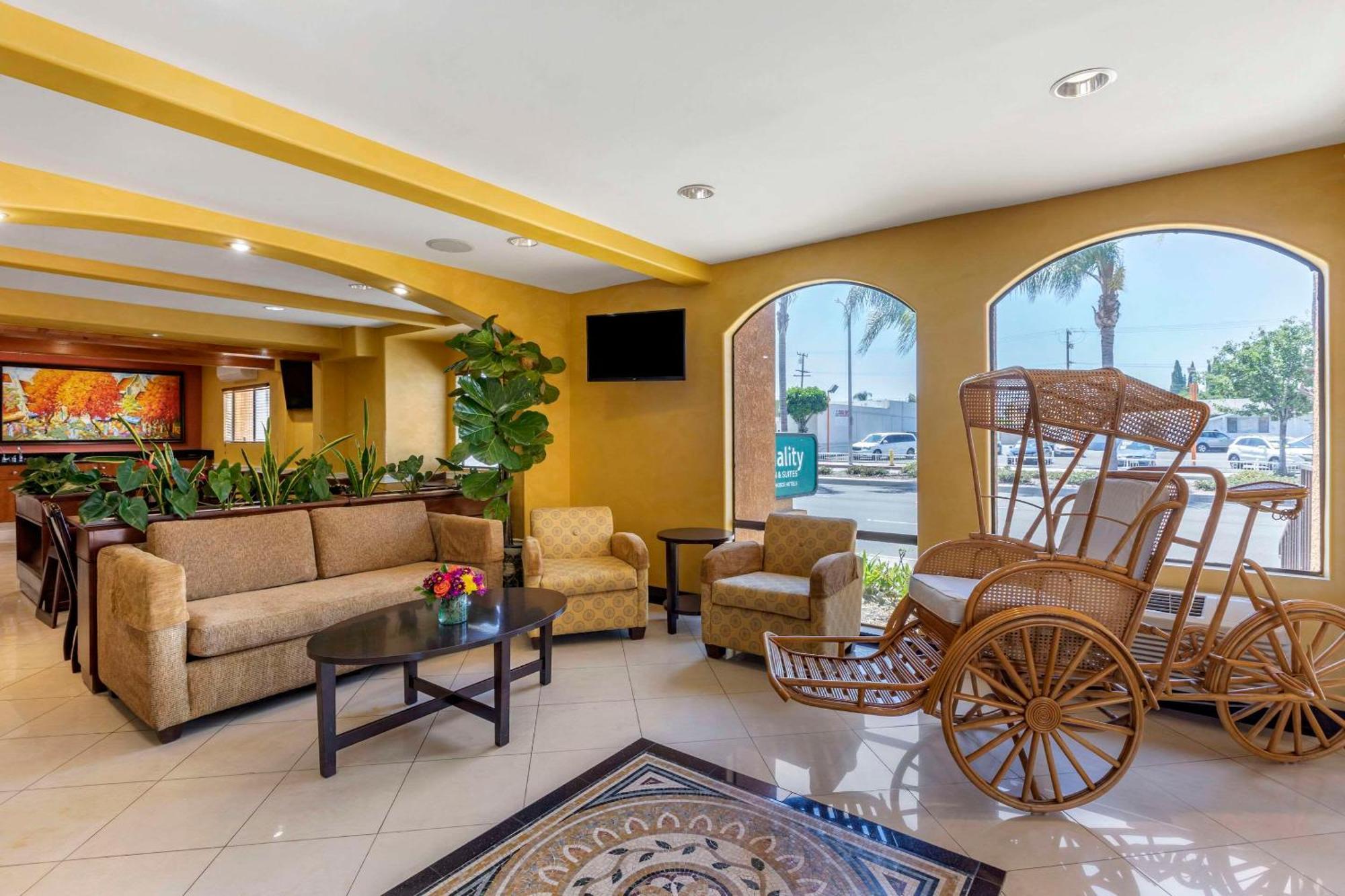Quality Inn & Suites Westminster Seal Beach Eksteriør billede