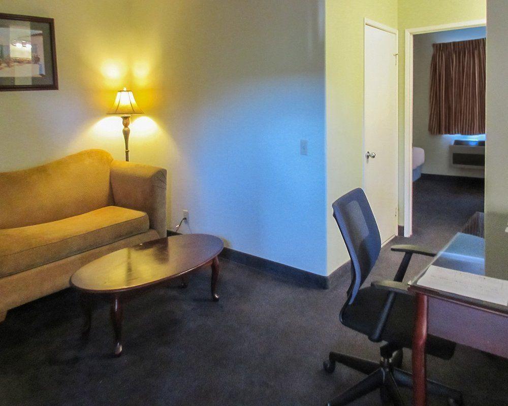 Quality Inn & Suites Westminster Seal Beach Eksteriør billede